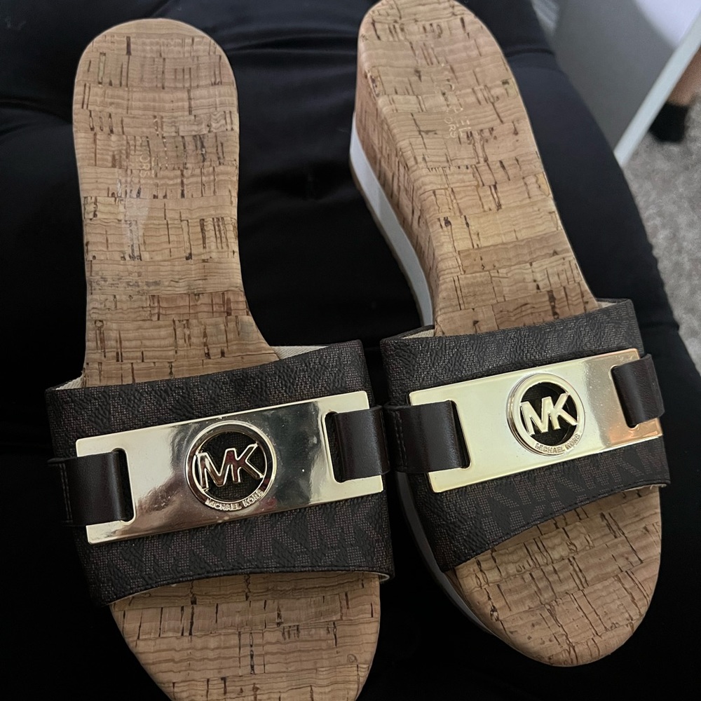 MICHAEL KORS SANDALS